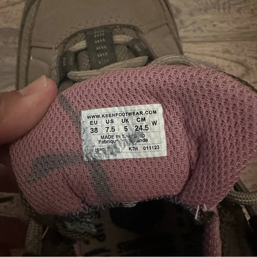 Keen Women's Taupe Hiking Shoe with Pink Lining